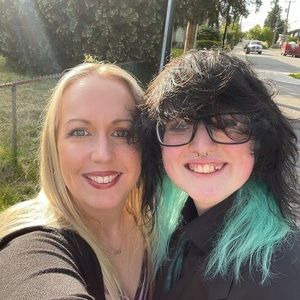 Meet your Posher, Alicia